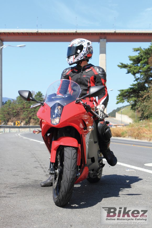 Hyosung GT250R