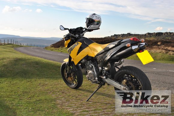 KTM 640 Duke II Yellow - Black