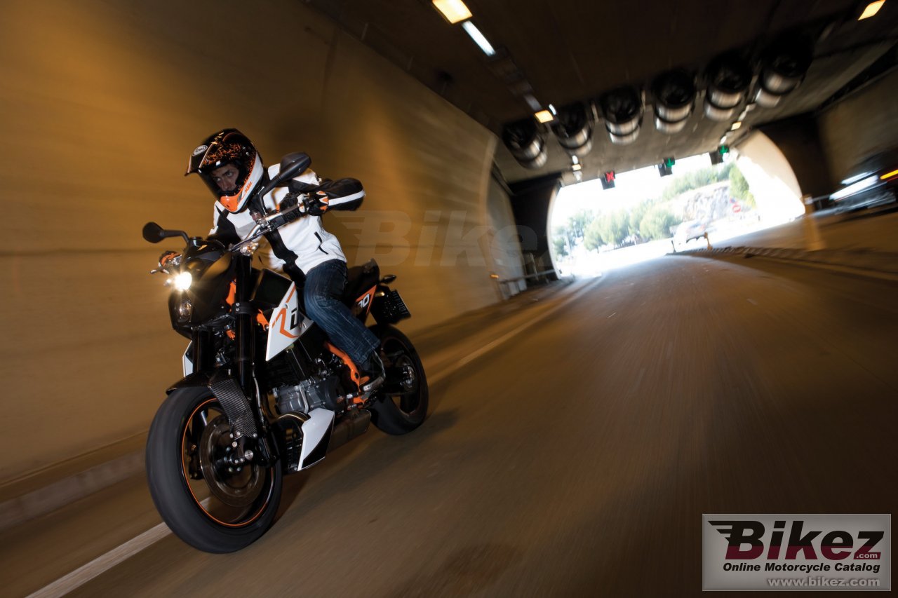 KTM 690 Duke R