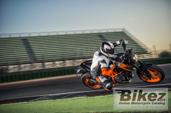 KTM 690 Duke R