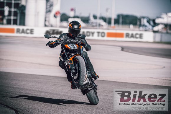 KTM 890 Duke 