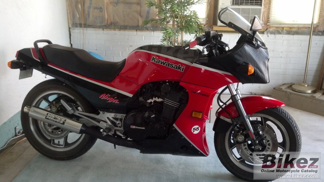 Kawasaki GPZ 900 R