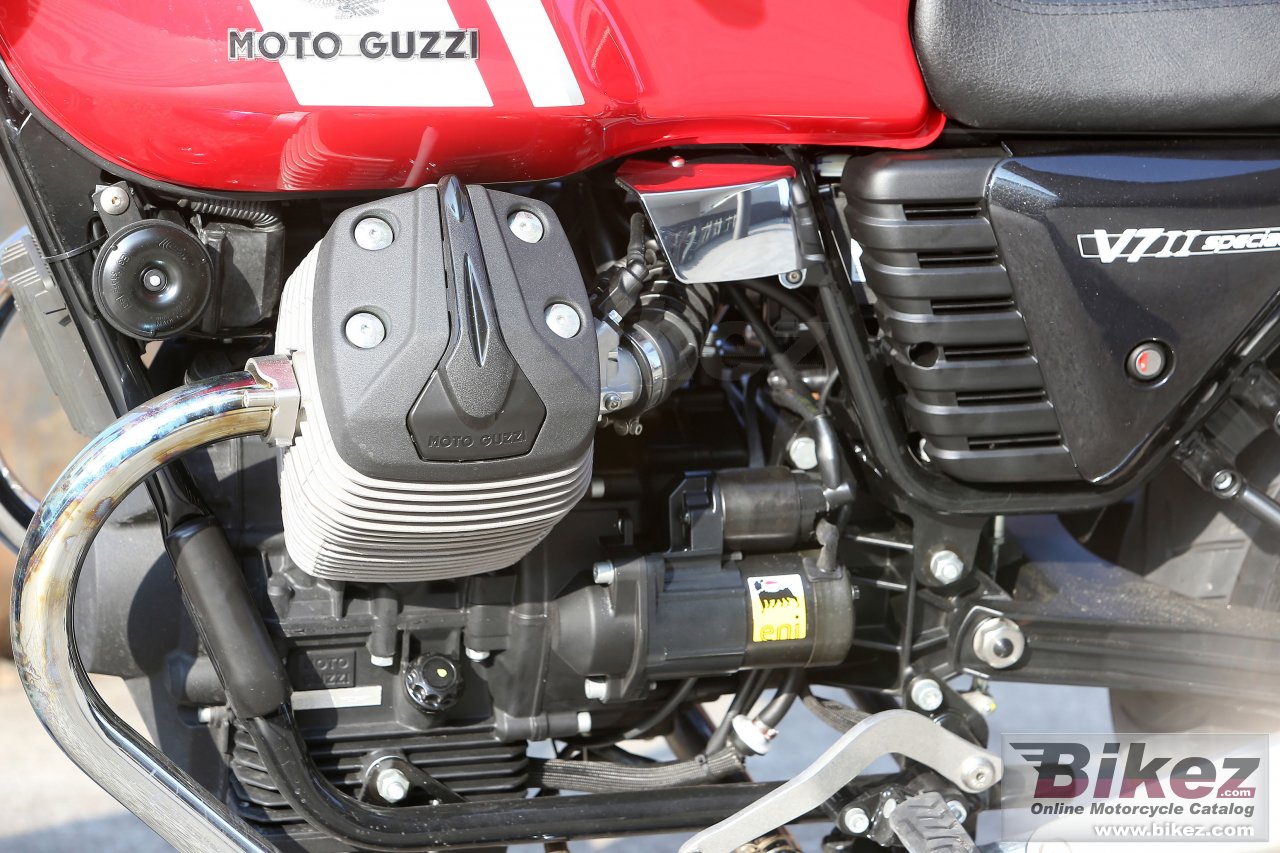 Moto Guzzi V7 II Special