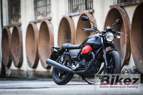 Moto Guzzi V7 III Carbon