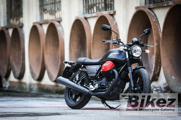 Moto Guzzi V7 III Carbon