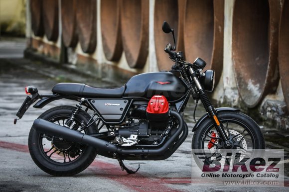 Moto Guzzi V7 III Carbon