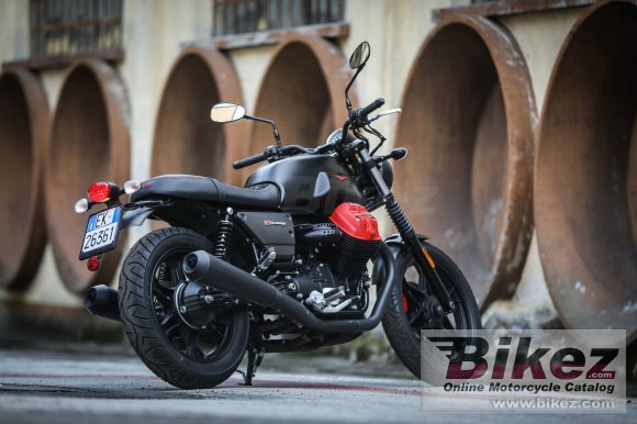 Moto Guzzi V7 III Carbon