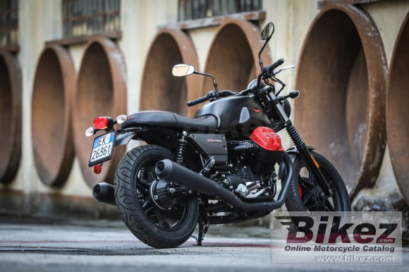 Moto Guzzi V7 III Carbon