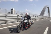 Moto_Guzzi_V7_III_Racer_2020