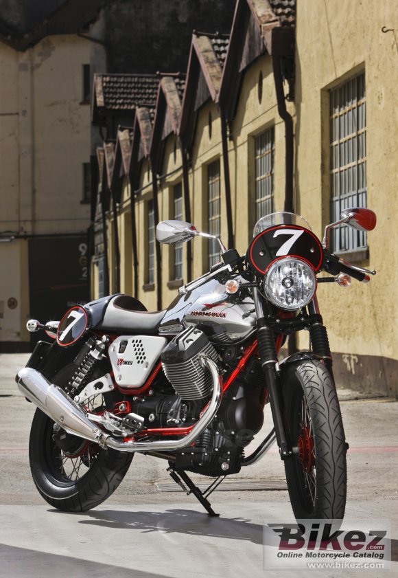 Moto Guzzi V7 Racer