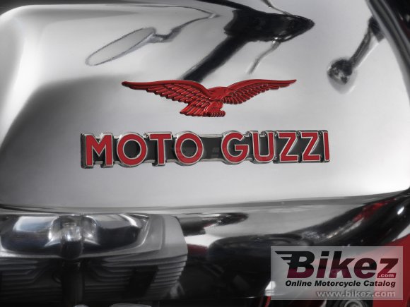 Moto Guzzi V7 Racer