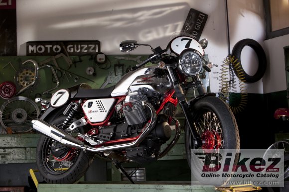 Moto Guzzi V7 Racer