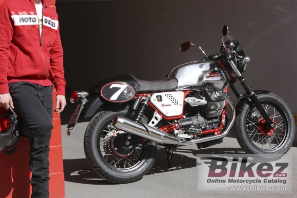 Moto Guzzi V7 Racer