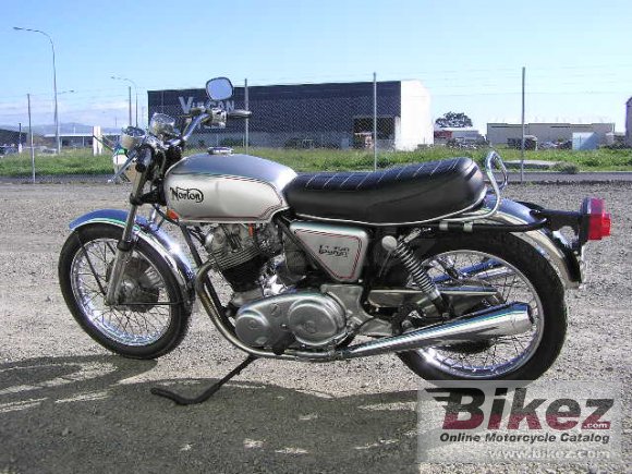 Norton Commando 750 Roadster