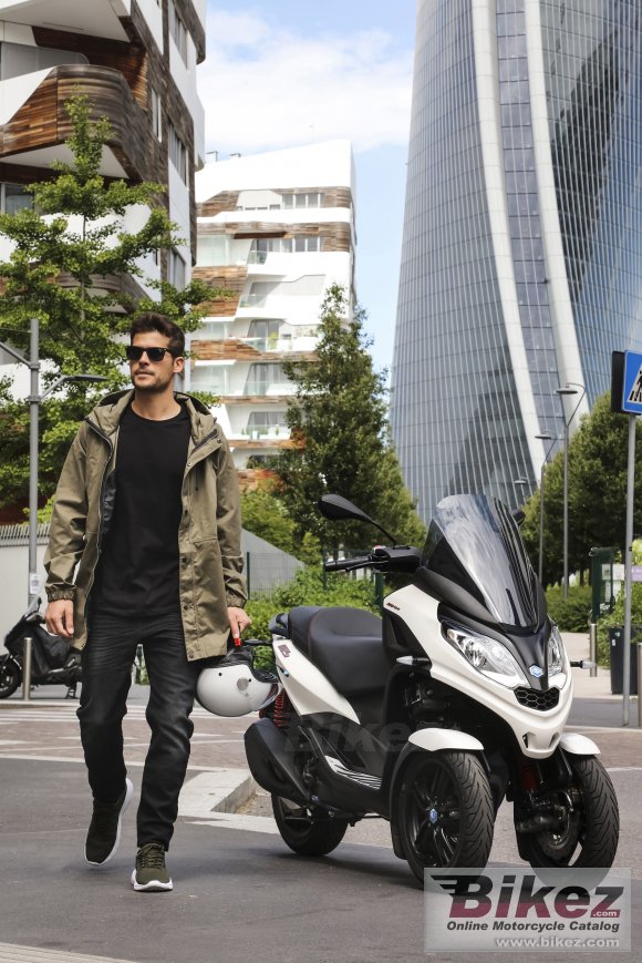 Piaggio MP3 300 hpe Sport