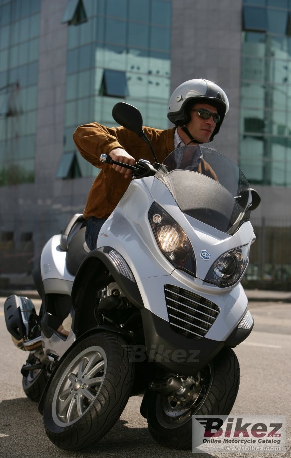 Piaggio MP3 400