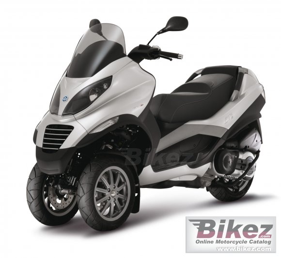 Piaggio MP3 400