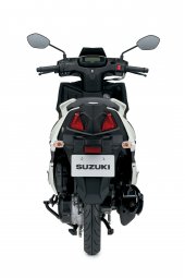 Suzuki Avenis