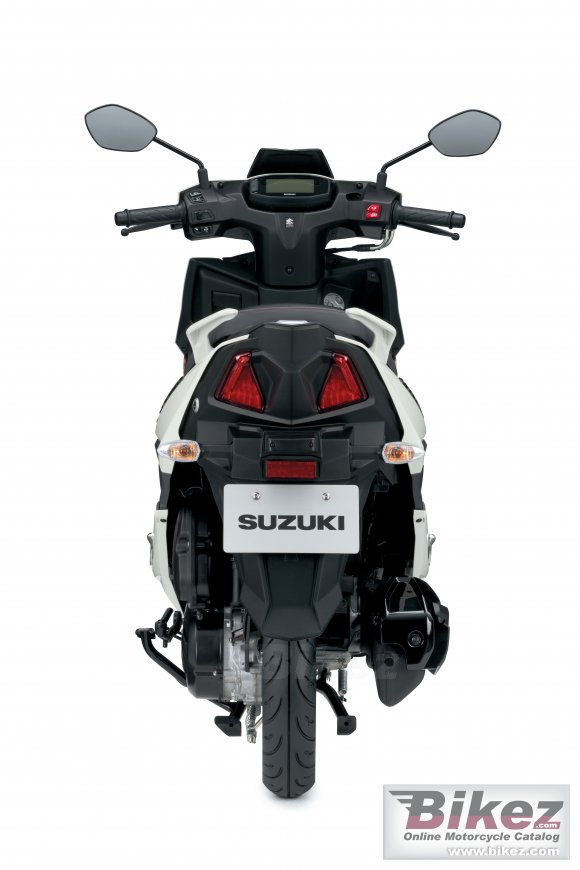 Suzuki Avenis