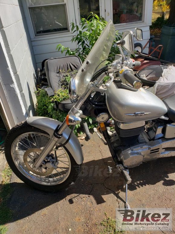 Suzuki Boulevard S40