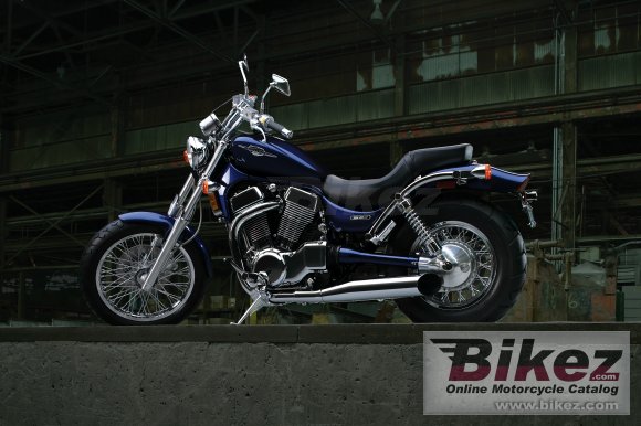 Suzuki Boulevard S83