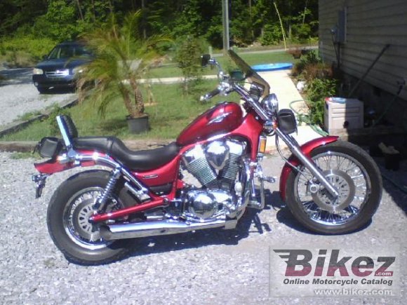 Suzuki Boulevard S83