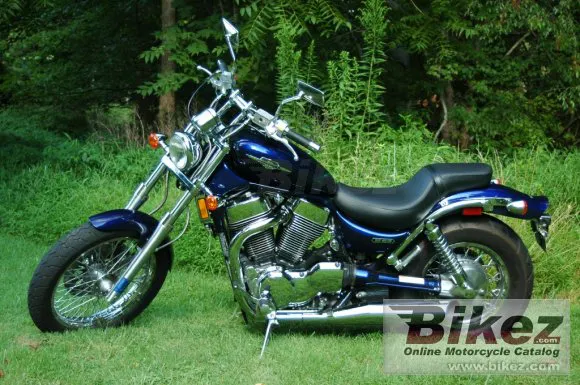 Suzuki Boulevard S83