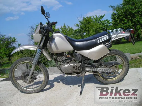 Suzuki DR 125