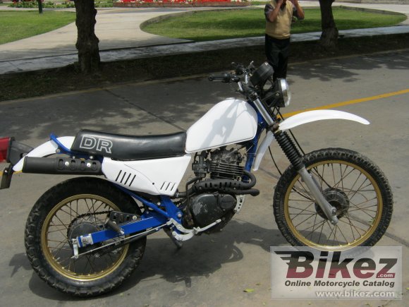 Suzuki DR 250 S