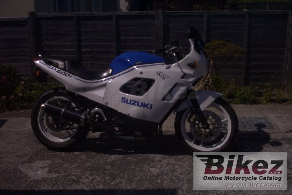 Suzuki GSX 600 F