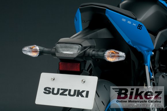 Suzuki GSX-8S