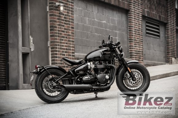 Triumph Bonneville Bobber Black