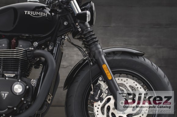 Triumph Bonneville Bobber Black