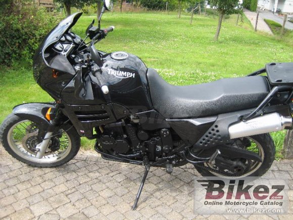 Triumph Tiger 900