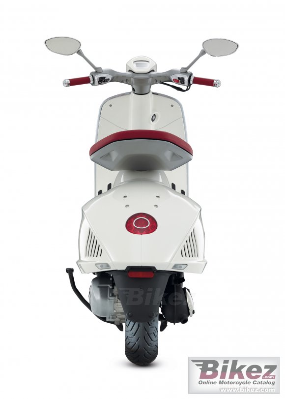 Vespa 946