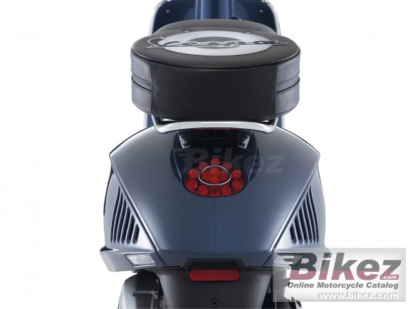 Vespa 946