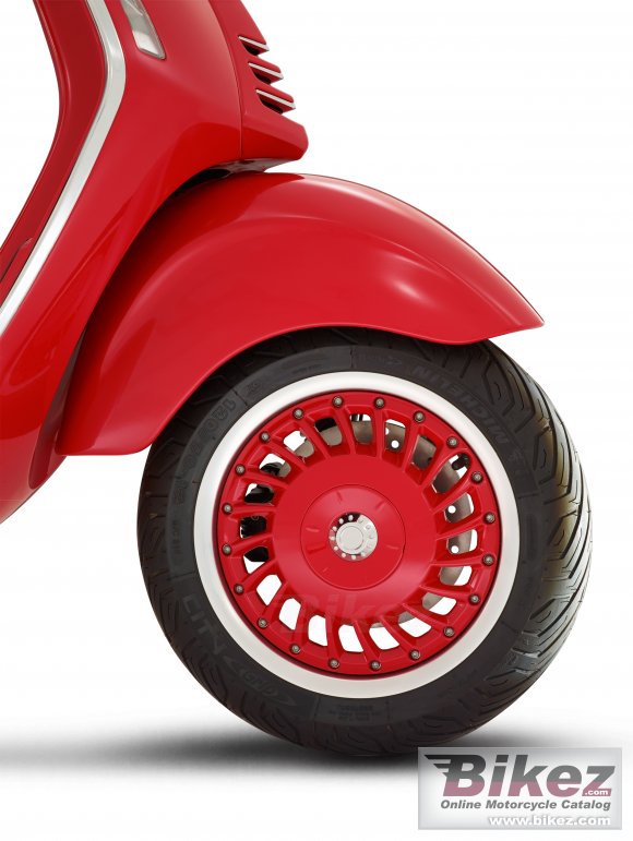 Vespa 946 RED