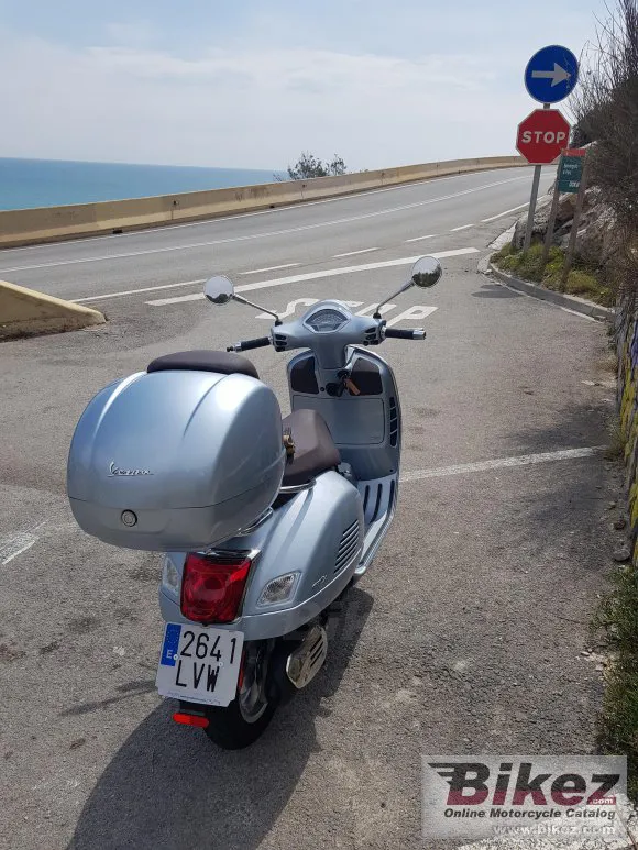 Vespa GTS 125