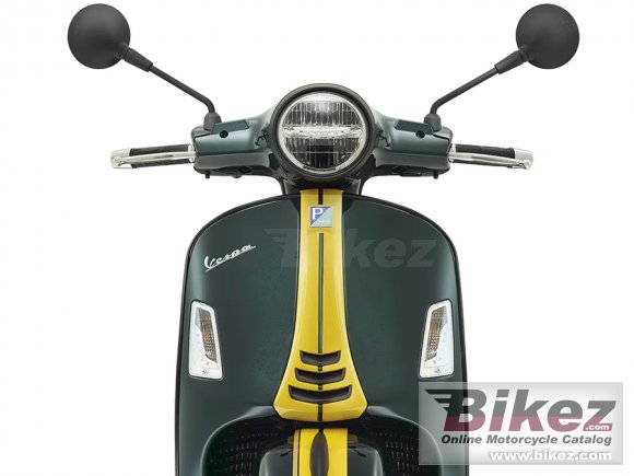 Vespa GTS Super 300 Racing Sixties