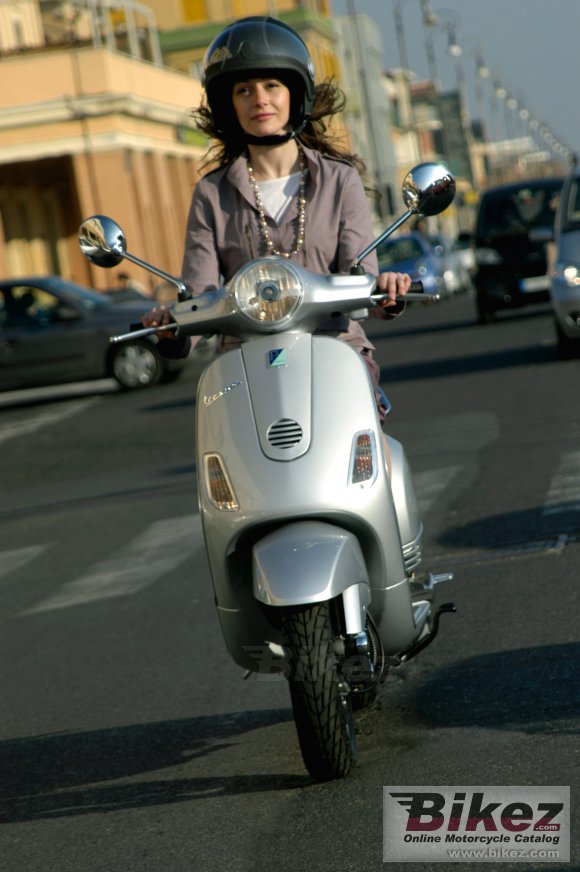 Vespa LX  125