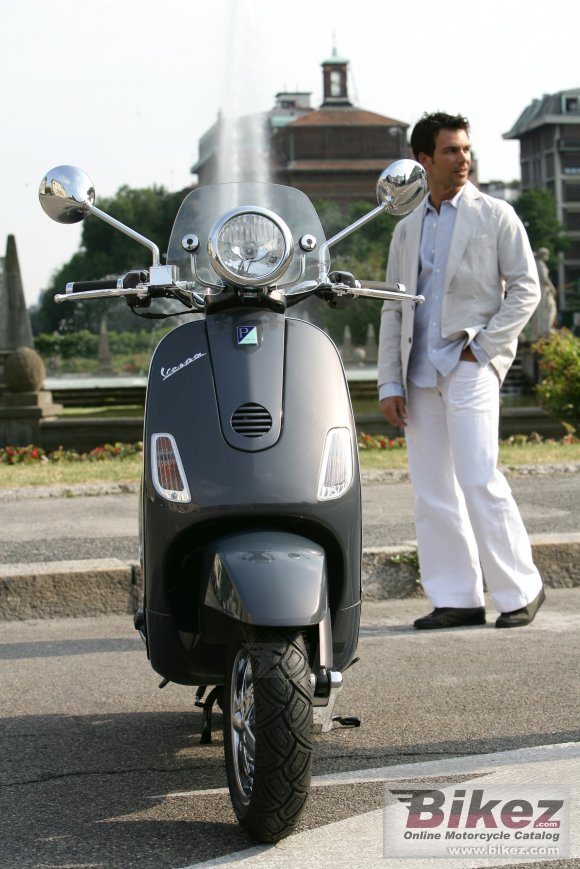 Vespa LXV 125