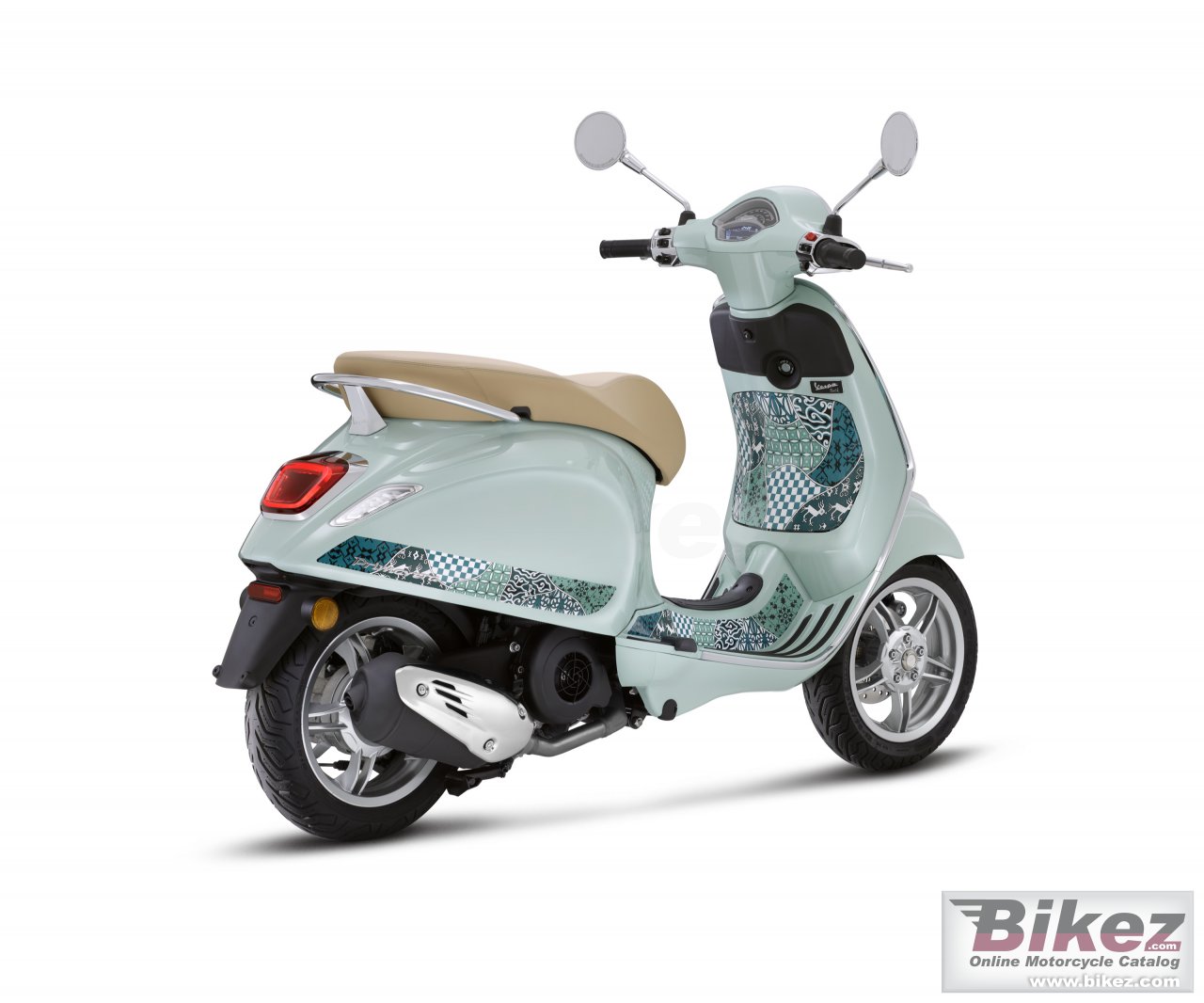 Vespa Primavera 150 Batik