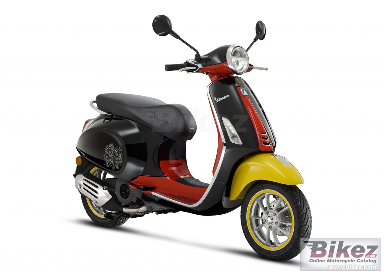 Vespa Primavera Disney Mickey Mouse Edition