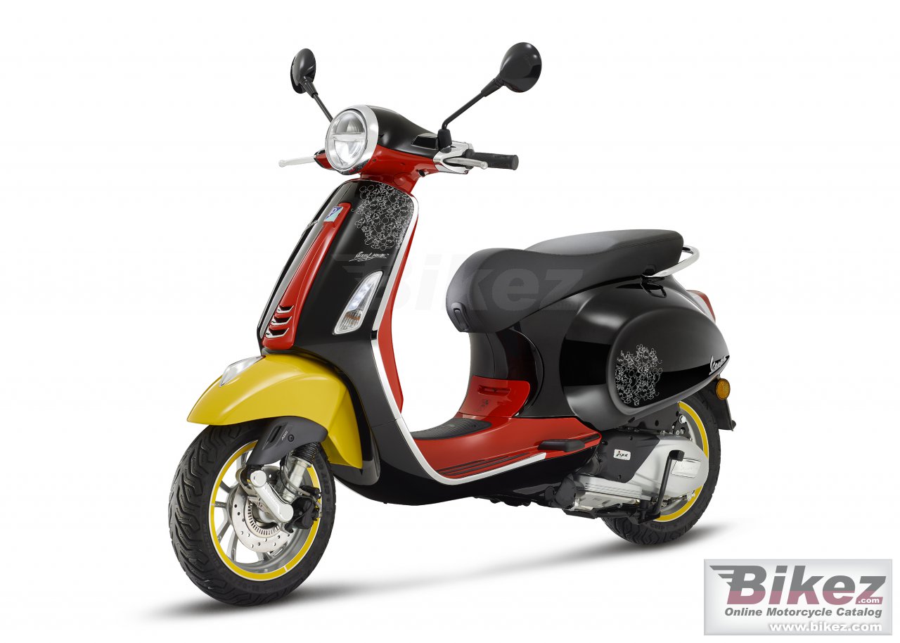 Vespa Primavera Disney Mickey Mouse Edition