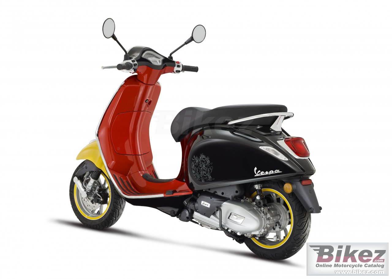 Vespa Primavera Disney Mickey Mouse Edition