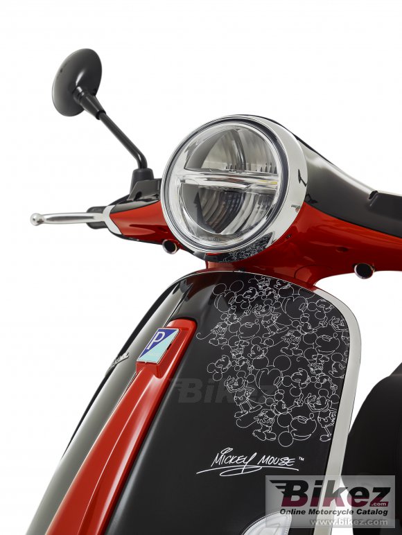 Vespa Primavera Disney Mickey Mouse Edition