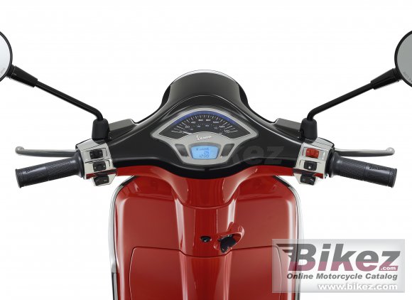 Vespa Primavera Disney Mickey Mouse Edition