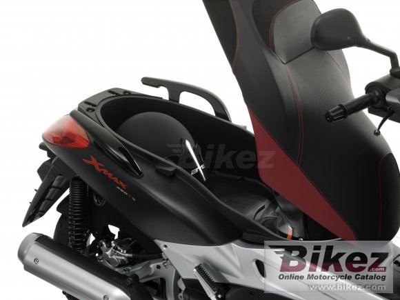 Yamaha Black X-Max 250