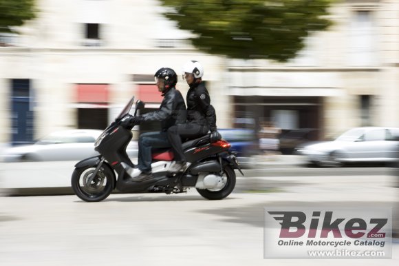 Yamaha Black X-Max 250