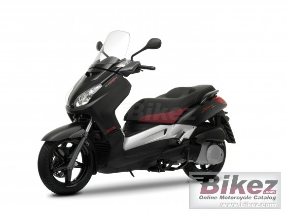 Yamaha Black X-Max 250